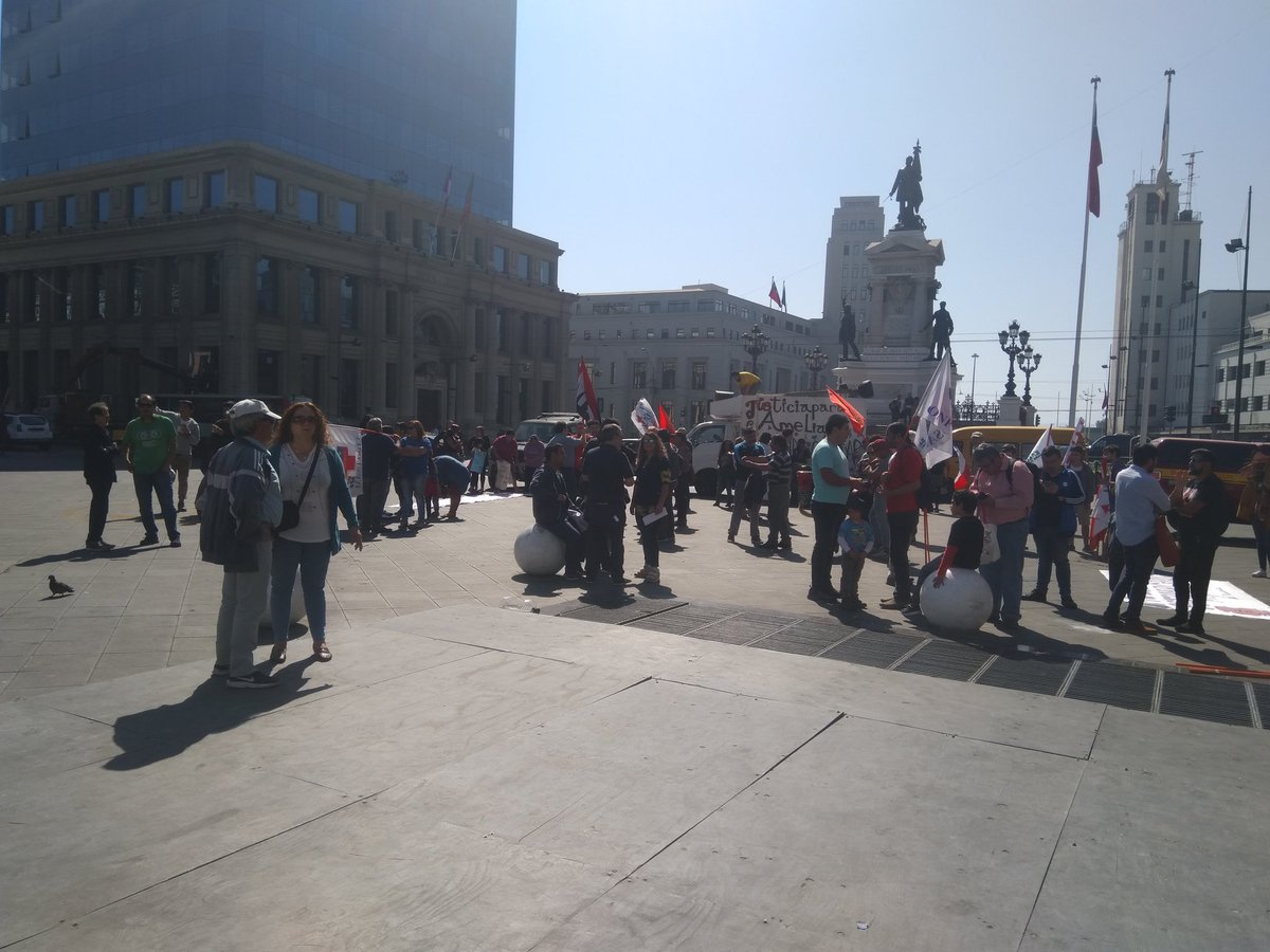 mspt_v_region's tweet photo. #Valparaiso | Preparándonos como MSPT para la Marcha por el derecho a la #Salud
#SaludNuestroDerecho #YoMarchoPorLaSalud #SaludParaTodos #JusticiaParaAmelia @radioplaceres @mspt_v_region https://t.co/HnTObQueD2 https://t.co/VTjqe7L2ag