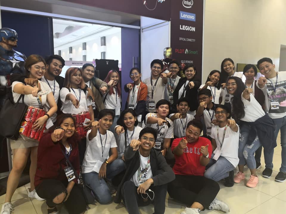 justinvawter's tweet photo. Team Redwizard for #GameConPH!! See you guys again tomorrow at SMX Convention Center. :) https://t.co/NbDDxhlsXG
