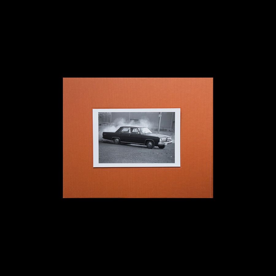 ahornbooks's tweet photo. From the archive: Double Feature. Ed Panar and Ron Jude Talk about Books. (https://t.co/PfGrRLHDDm) - Image from "Same Different" by Ed Panar, Gottlund Verlag, 2010. @edpanar @ron_jude #edpanar #samedifferent #ronjude #emmett #photobook #conversations #ahornmagazine https://t.co/DZfKza2J6E