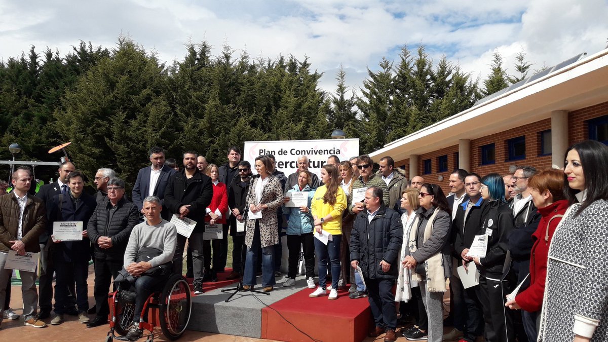 Anti_Rumores_Lo's tweet photo. Celebración Día Internacional del Deporte para el Desarrollo y la Paz en Pradoviejo. Reconocimiento a más de 60 entidades deportivas por su adhesión al Compromiso por la Convivencia Intercultural de Logroño, por ser ejemplo de interculturalidad, solidaridad, y trabajo en equipo https://t.co/1G9p7ptaif