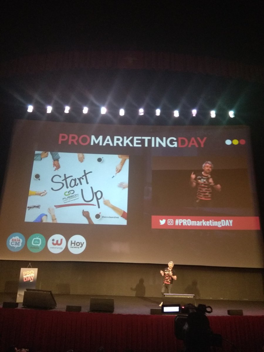 VanesaDTorres's tweet photo. "Emprender es como subir una montaña. Cuando estás arriba, te dicen que tienes que saltar." @sicodeandres #PROmarketingDAY https://t.co/HkLmzwtPMt