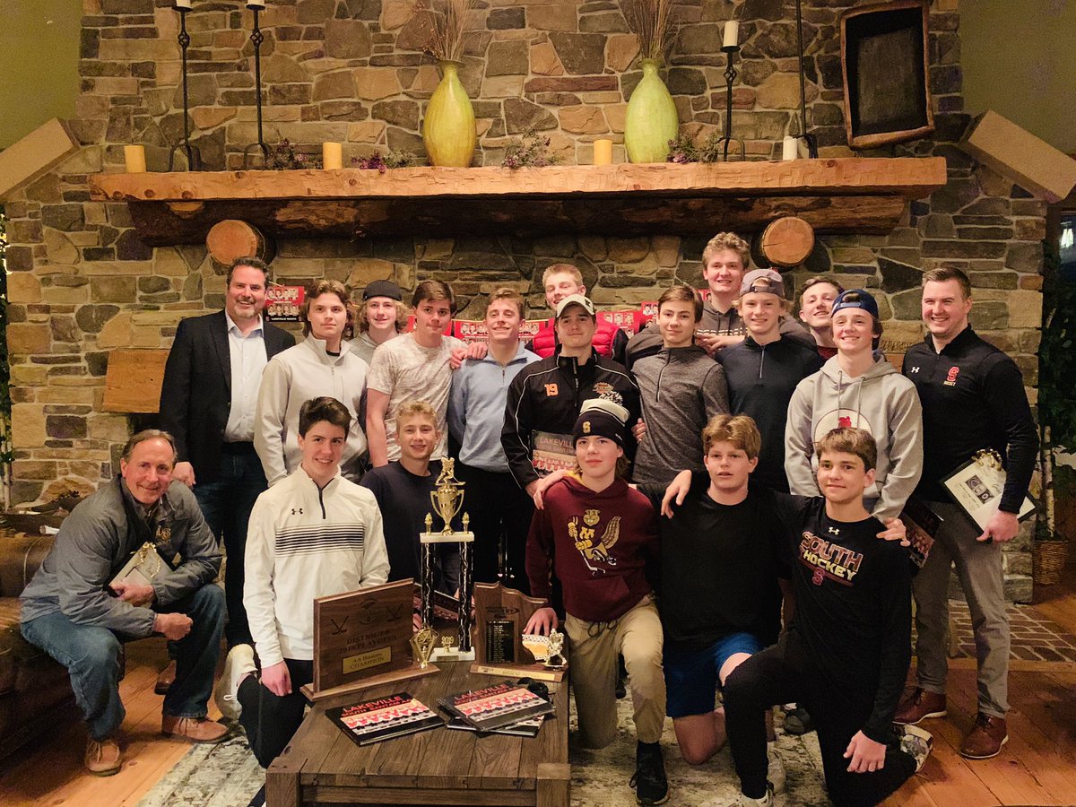 LSBantamAA's tweet photo. Cougars wrapped up their season last night.  Thanks to all the coaches, parents and teammates for making it an unforgettable year👍🏆🥅🏒
#futureisbright 
#southside
#S4L https://t.co/4mhrYZVAdi