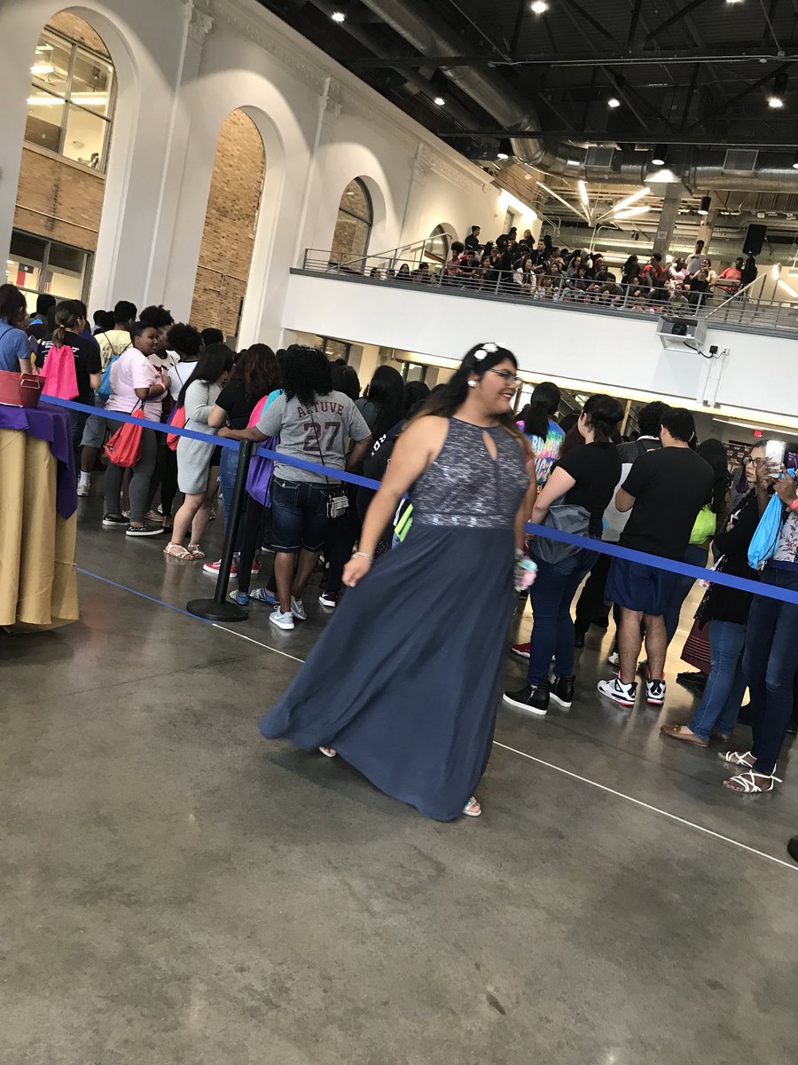 HISDHEO's tweet photo. A few pictures from our fashion show! #HISDProjectProm2019 https://t.co/R94BWW8XN7