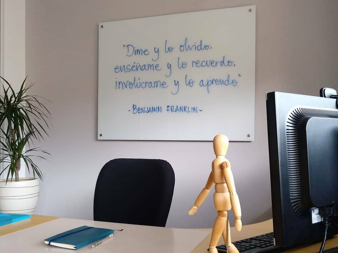 EISANE's tweet photo. No se puede enseñar aquello que no se puede aprender, solo mostrar.
Por ello además de informar invitamos a nuestros usuarios (personas y grupos) a involucrarse activamente para construir aprendizajes, autoeficacia y liderazgo en salud. En modalidad física o virtual (en línea). https://t.co/t5fpdclVDP