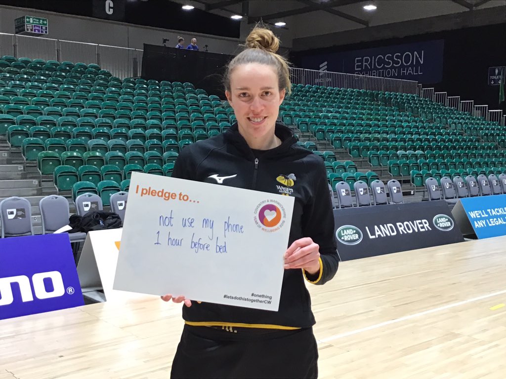Wasps netball players supporting Coventry and Warwickshire Year of Well-being. #CervicalScreeningSavesLives #PreventingType2 #onething #letsdothistogether @YearofW @CovRugbyCCG @WarksNorthCCG @SouthWarksCCG @BetterCareCW @Warwickshire_CC @coventrycc @PHE_uk