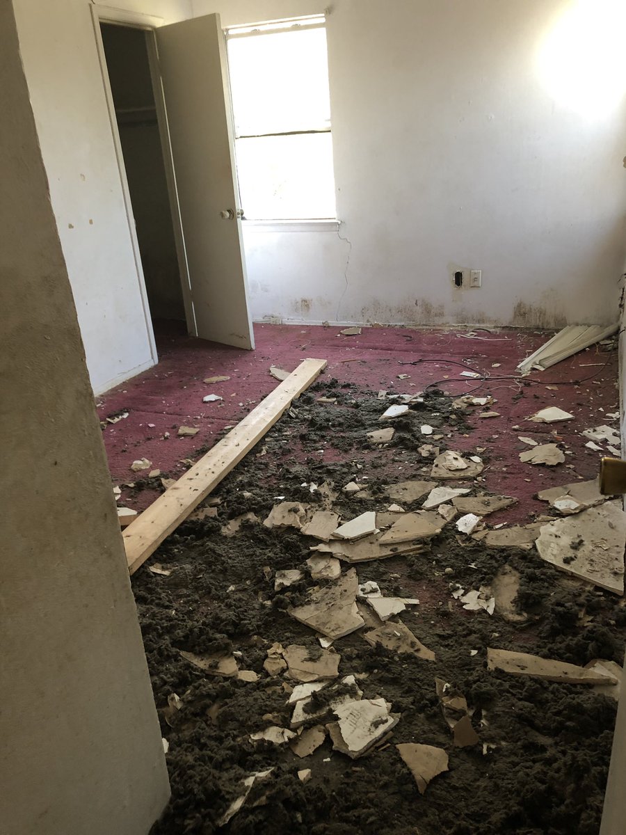 6224 Silvery Moon Dr.
3 Bed, 1 Bath, 1 Car Garage. 
A few months ago. 

#realestate #houseflippingbusiness #houseflipping #invest #investing #homes #Dallas #invesmenthome #homeinvestment #flipping