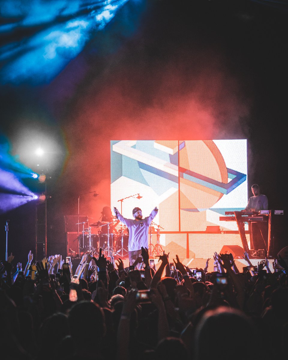 TeamVisionary's tweet photo. From San Francisco with love. #FromTourWithLove
πΈ: @bescphoto https://t.co/2XwIXfLJSv