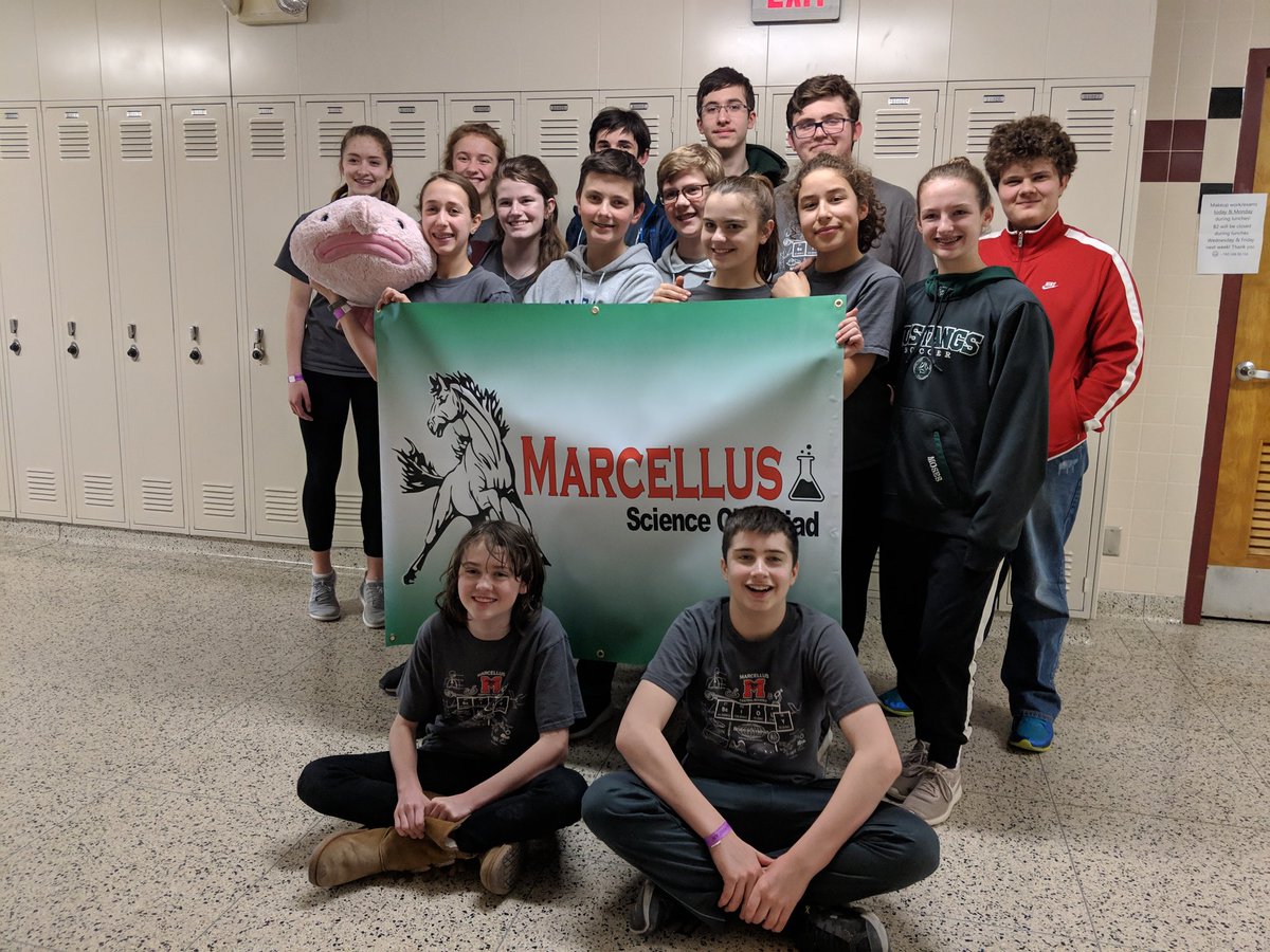 hnaczi's tweet photo. Almost awards time! #scienceolympiad #marcellusCSD #DMSscience @DriverMiddle @mamajosscience https://t.co/WSkv9ig2mi