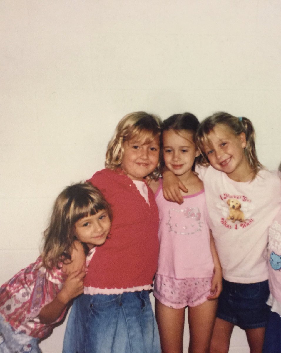 lynziedrone's tweet photo. happiest of bdays to my bestie for the restie!!! love you so much betsy and i hope today is perfect 👯‍♀️💞 https://t.co/cytYUwccDl