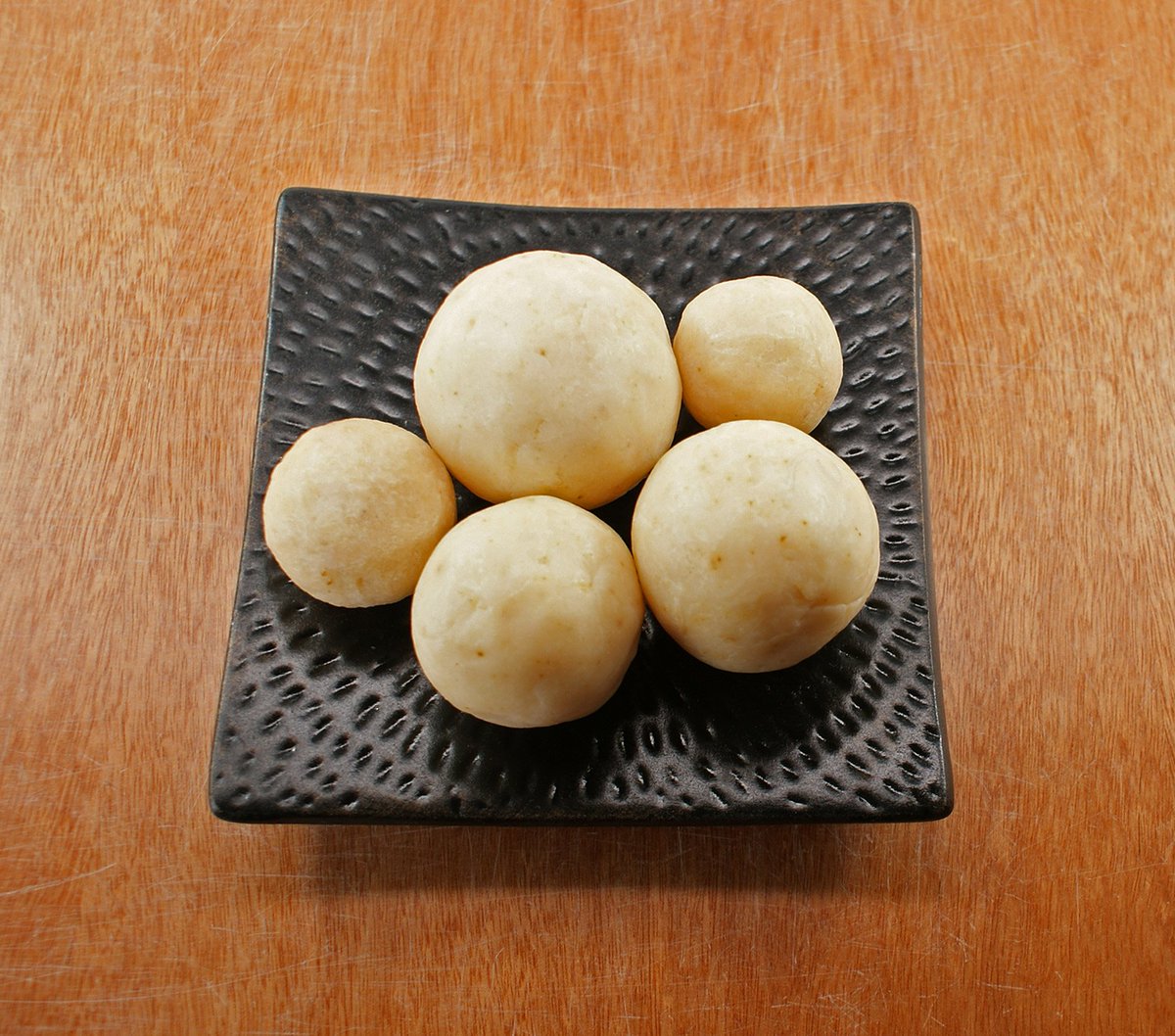 AmeliasSoapCo's tweet photo. Soap Balls https://t.co/TDtnHs7rhu Essential Oil Soap, Natural Soap, Decorative Soap, Balls of Soap, Citrus Herbal Scent, One of a Kind #soap #balls #setof5 #yellow #decorative #natural #citrus #herbal #ooak #integritytt #etsyteamunity @Mighty_RTs @HyperRT @NightRTs https://t.co/vTaSNw6xhO