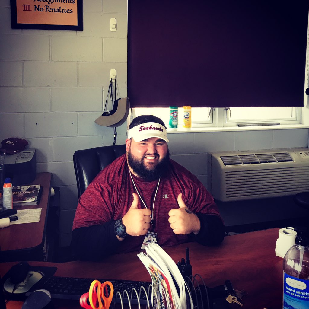 CoachJoshPalmer's tweet photo. Very humbled to announce that I have been named Head Football Coach at Franklin County School. I am blessed to have this opportunity and ready for the journey ahead. #FCSeahawks 🦅 https://t.co/Iov02Nedkg