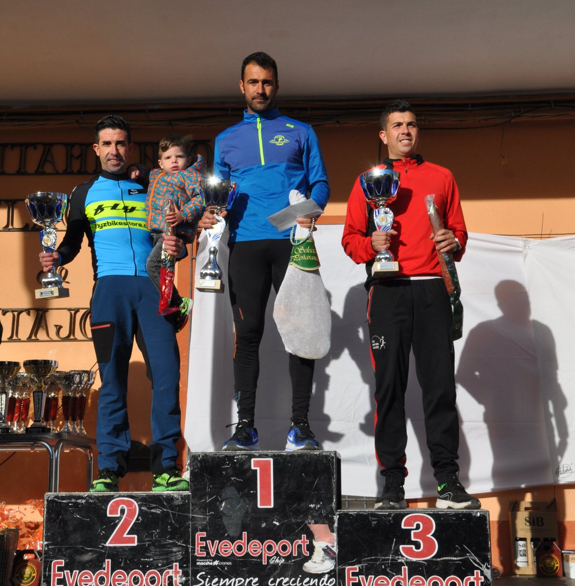 garnacho80's tweet photo. 2° ABS. En la V Legua los Manantiales en Belmonte de Tajo, perfectamente organizada por @runmanantiales y con récord de participación ( enorabuena por seguir creciendo). Muy contento por poder estar en cabeza otro año más. @FlyzBikes https://t.co/sGRTB3HiLV