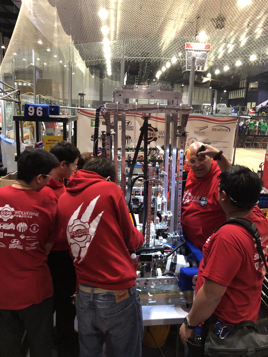 5596Robotics's tweet image. Teamwork!!!! It really takes a village! Go Wolverines!!!! #frc2019 #frcteam5596 #robotics #stem