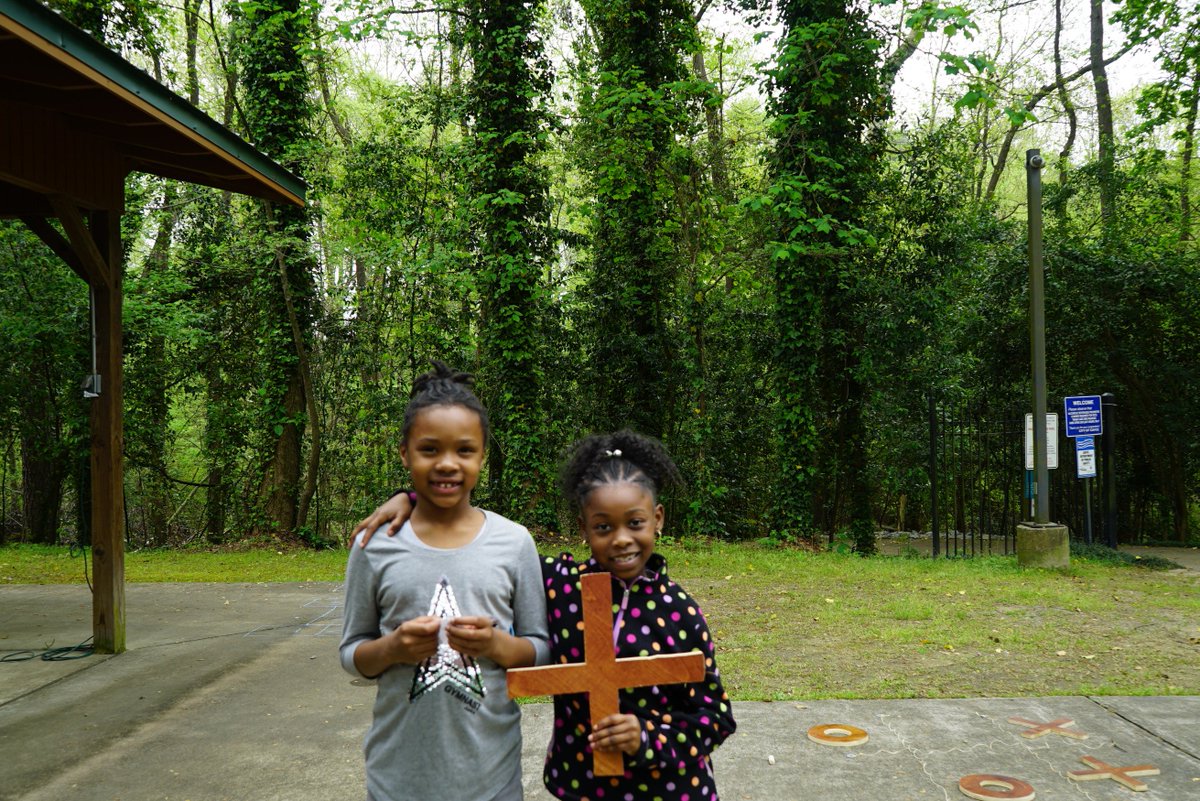 MidlandsHabitat's tweet image. The clouds parted and the sun came out in time for our first ever Family Fun Day at Riverfront Park in @WestColumbiaSC . Our incredible @UofSC College of Social Work interns planned the day. We have such a hardworking group- It was  nice to kick back and relax together today!