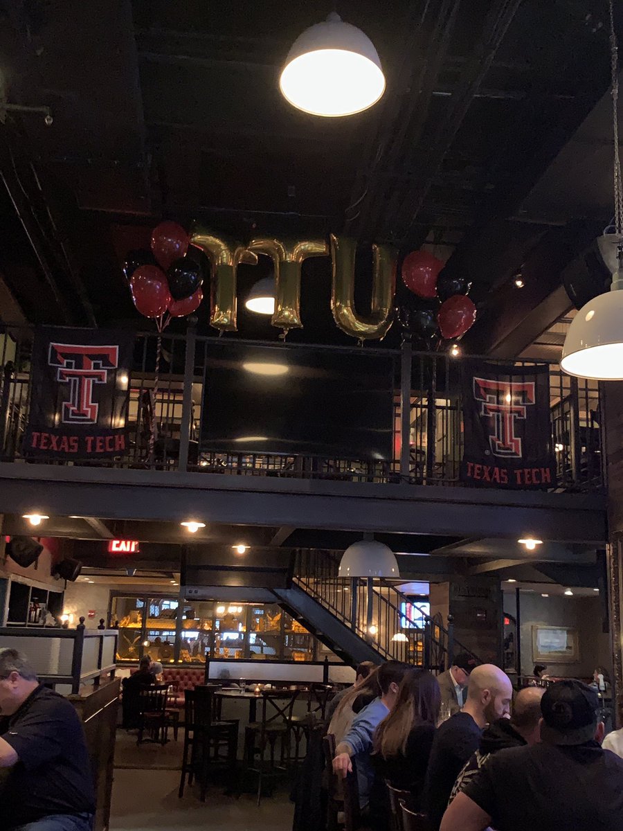 alcox23's tweet photo. Settling in @mustangharrysny to cheer on @TexasTechMBB in the #FinalFour! Red Raiders everywhere deserve this moment. #GunsUp #WreckState https://t.co/3dlKDuXQ7e