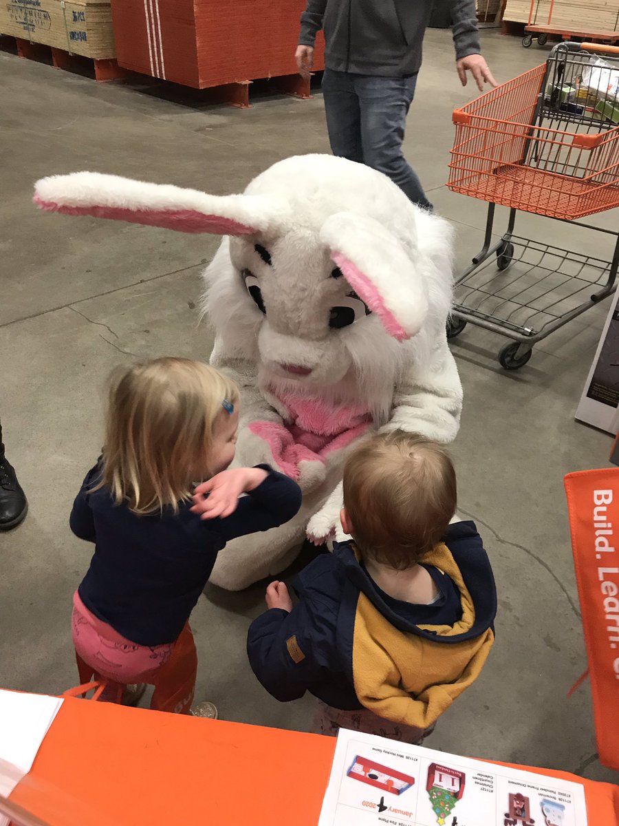 Dianaasds1252's tweet photo. So excited to have the Easter Bunny at our kids workshop
#1252istheplacetobe @Stratto1Clinton https://t.co/ii7QeDoQ4o