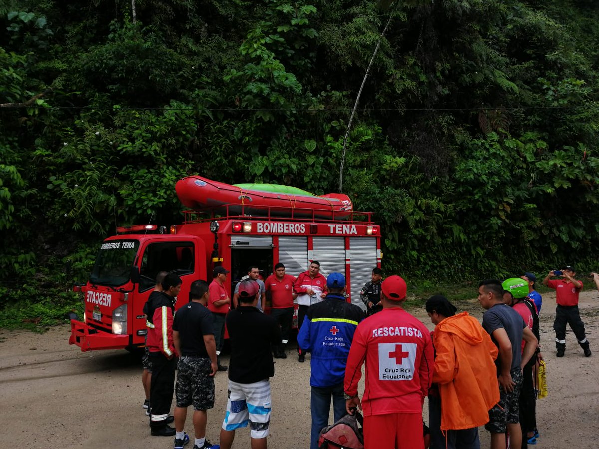 cruzrojaecuador's tweet photo. La Unidad de Rescate Acuático de la Junta Provincial de Napo, en coordinación con el cuerpo de Bomberos, participa en la #búsqueda y #rescate de un ciudadano desaparecido en el río Jatun Yaku a la altura de Cando, en la parroquia de Talag. https://t.co/CyRDrONTBa