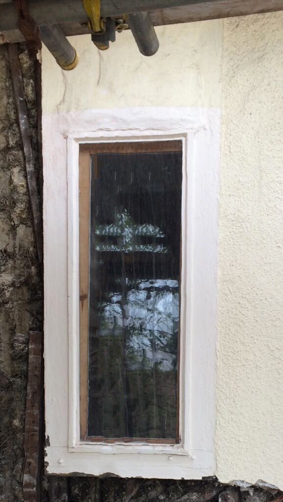 PeriodCarpentry's tweet photo. Isn’t it great when an old house reveals its hidden gems! #woodenwindow #listedbuilding #suffolk #leadlights #framlingham #restoration #conservation #joinery #historic #windows #limerender #lime #limeplaster #hiddengem https://t.co/jm6BOv3DvO