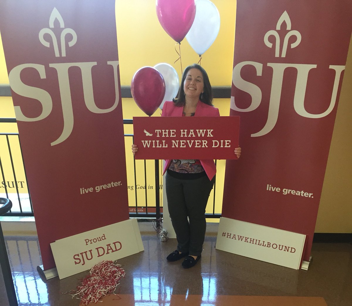 SJU_Taylor's tweet photo. Come check out our photo booth in Campion Student Center! #thwnd #HawkHillBound #sju2023 https://t.co/5v09hfLrFQ