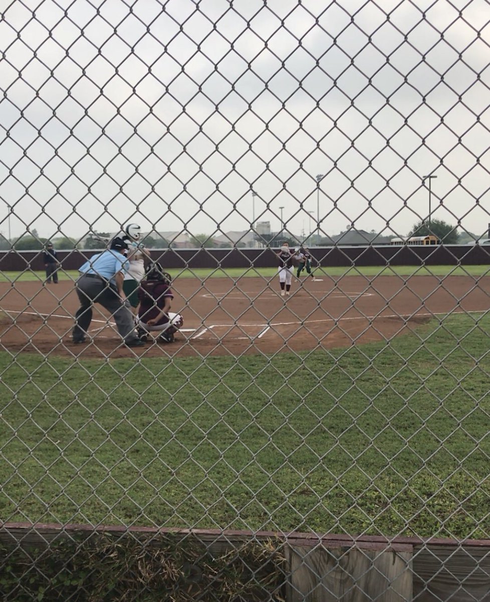 louicanchola's tweet photo. Our Lexi improved her record as a starting pitcher to 3-0 as the Lady Warriors defeated the PSJA Lady Bears 9-4!!! So proud of our girl and her teammates!!! #GoRowe #RoweSoftball @Alexa_mendes24 @mcanchola4 @clariiii10 @elizabethh_27 https://t.co/iDyXzYyLFY