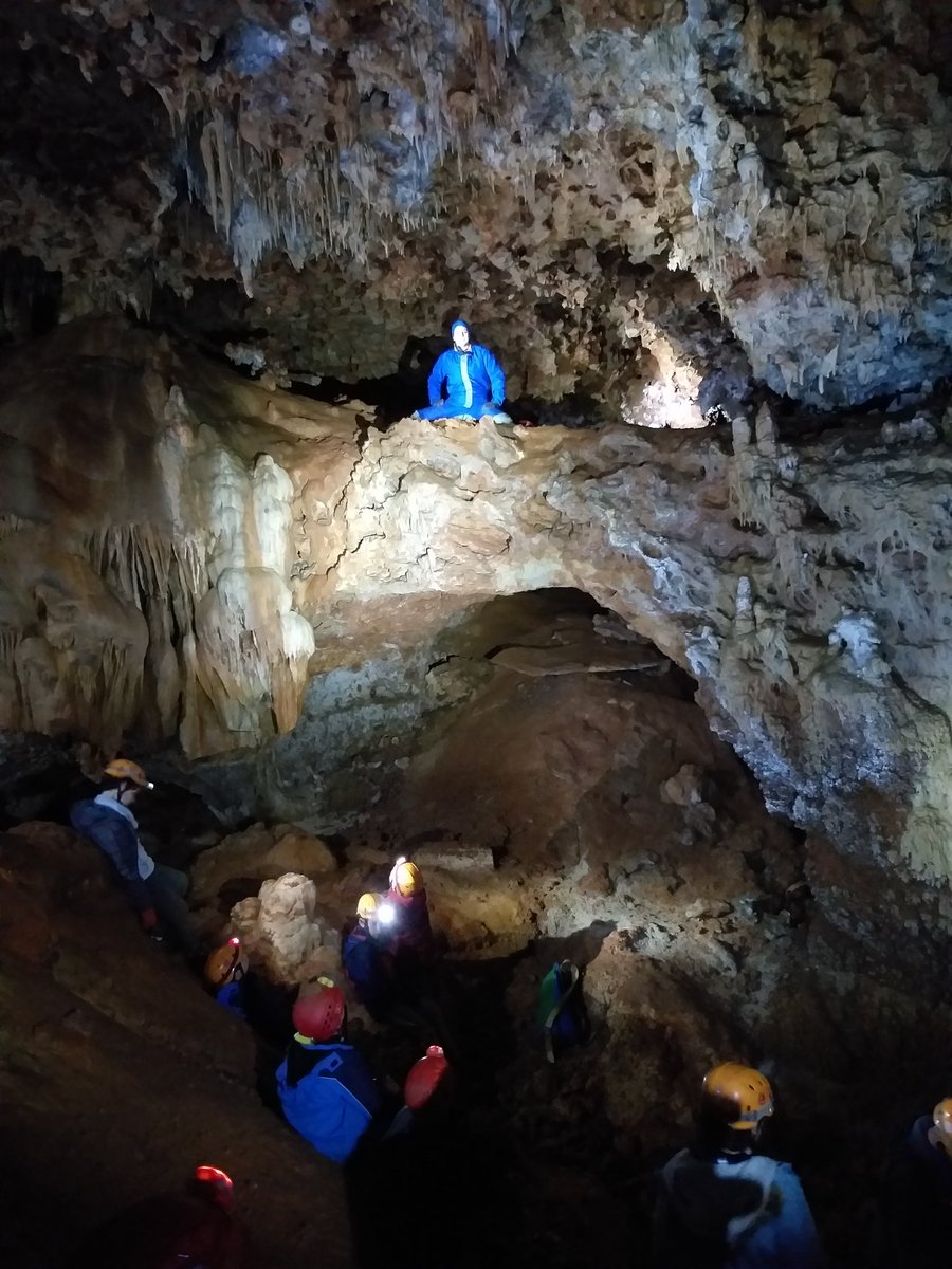 OJEGUADARRAMA's tweet photo. Los Leones hemos bajado hoy al centro de la tierra! Fantástica ruta de espeleología en la cueva de Majadillas, Sacecorbo https://t.co/xEjh5Y3t15