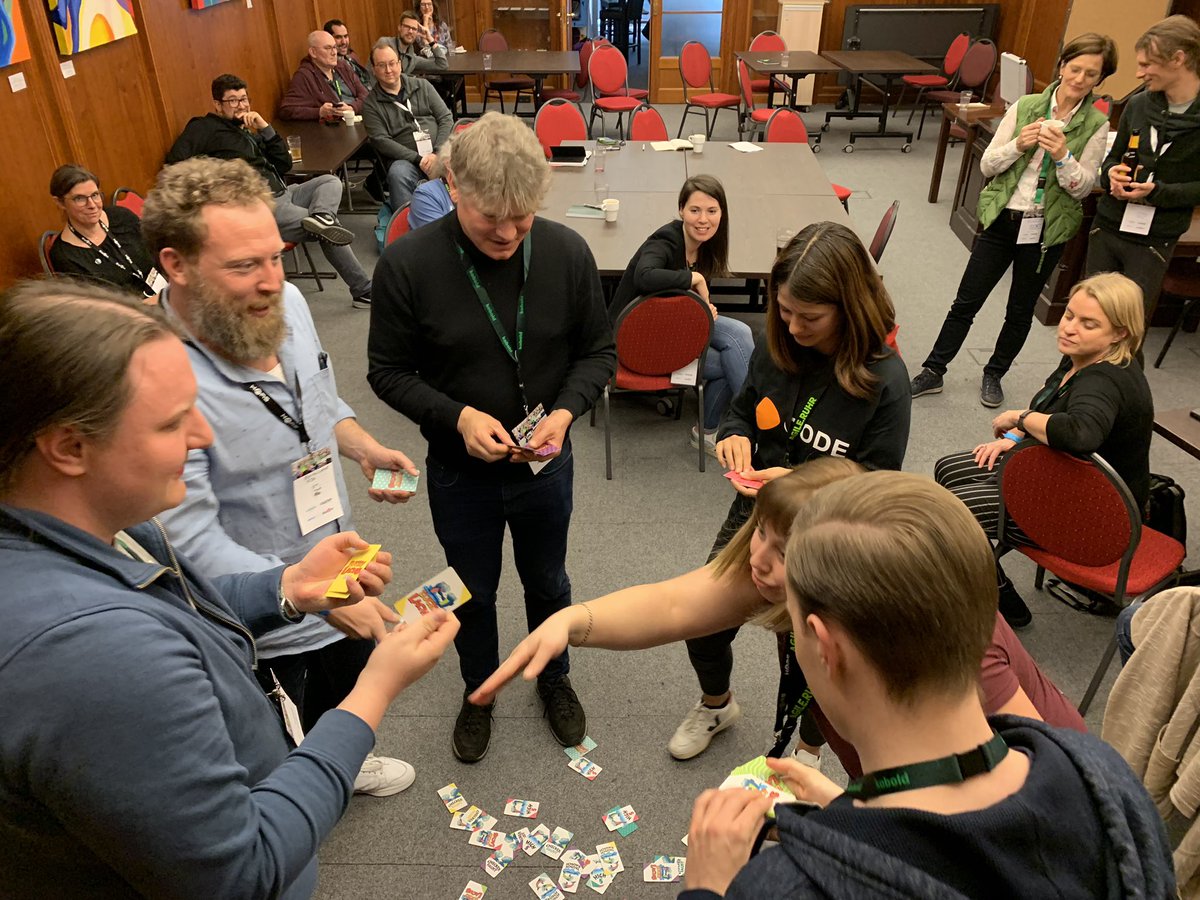 GenuineAgile's tweet photo. #agileruhr19 #unperfekthaus Lucky Lachs in Action. Danke an die Teilnehmer meiner Session @agileruhr @Kru666 https://t.co/TzdU2KMKgZ