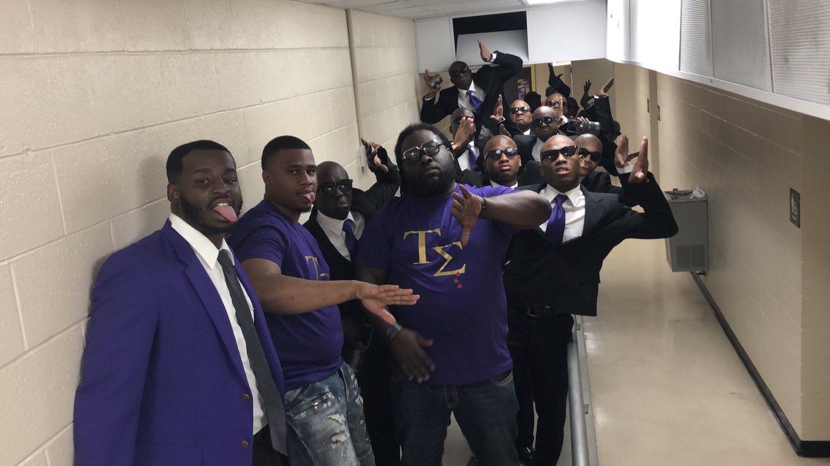 bossman_que's tweet photo. ShoutOwt To My Neos Spring 19 “Chaotic 13” 💉ΤΣ

#PitsMakePits🤫‼️ https://t.co/s882bokIlg