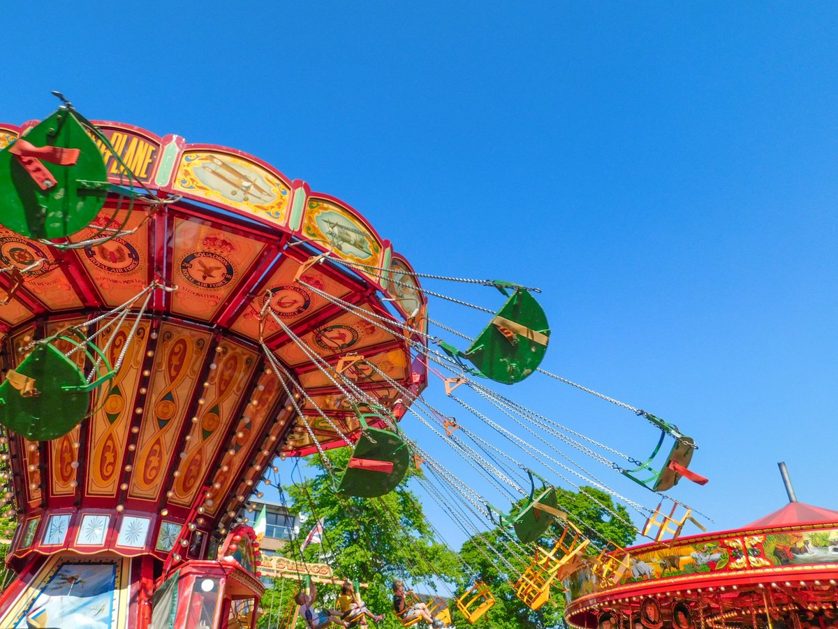UniqueYoungMum's tweet photo. #AD #Gifted We have an excited household this weekend as Carters Steam Fair - @CartersFair is back in town! For today & tomorrow, Carters will be at Woodford Park in Woodley (Reading) between 11am-8pm! #RDGUK #Pblogger #Lblogger #Berkshire #CartersFair #FunFair #CartersSteamFair https://t.co/6Ep8MOkpP4
