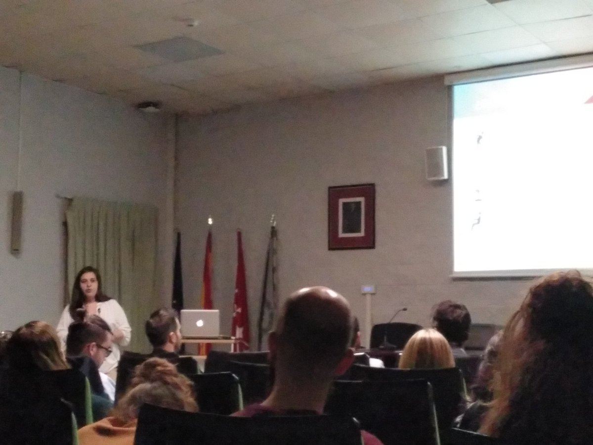 Hablando sobre interacciones piscologicas y sensoriomotoras en relación al nivel de expansión de dolor en pacientes con dolor lumbar crónico. Brillante ponencia de <a href="/monigrandeal/">Mónica Grande-Alonso</a> en <a href="/UAHes/">Universidad Alcalá</a>