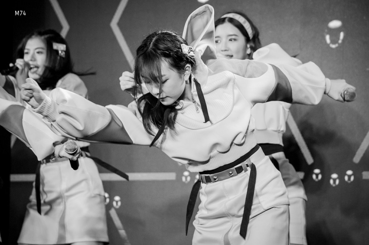 M00074000's tweet photo. I love you.

#MewnichBNK48 #BNK48 https://t.co/PhfCTVkskl