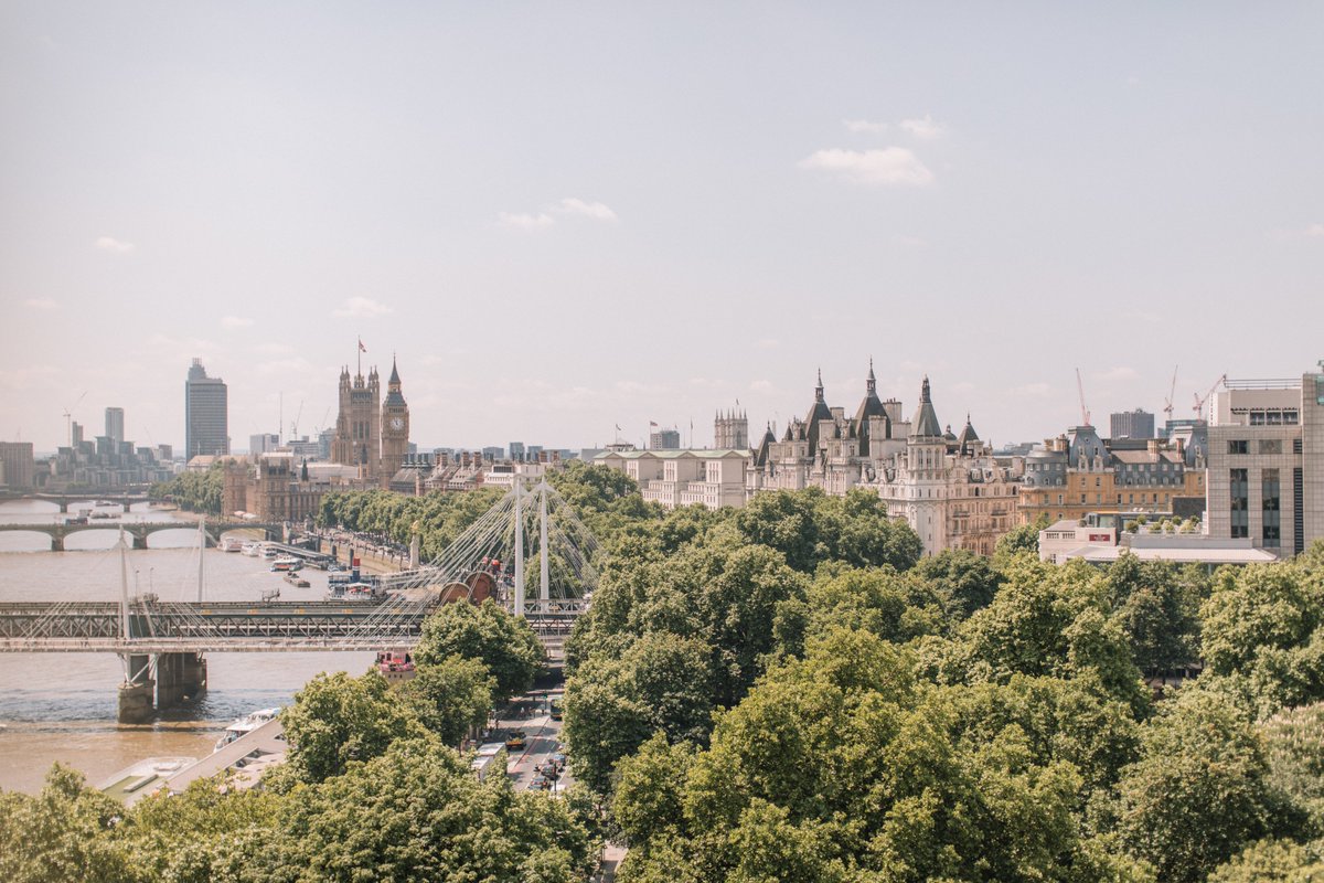 TheSavoyLondon's tweet image. Enjoy your day exploring the very best that London has to offer before returning to your home from home for an evening of delicious food, complete luxury and a peaceful nights sleep. #SavoyStyle #exploringlondon ow.ly/T94250mXo3X