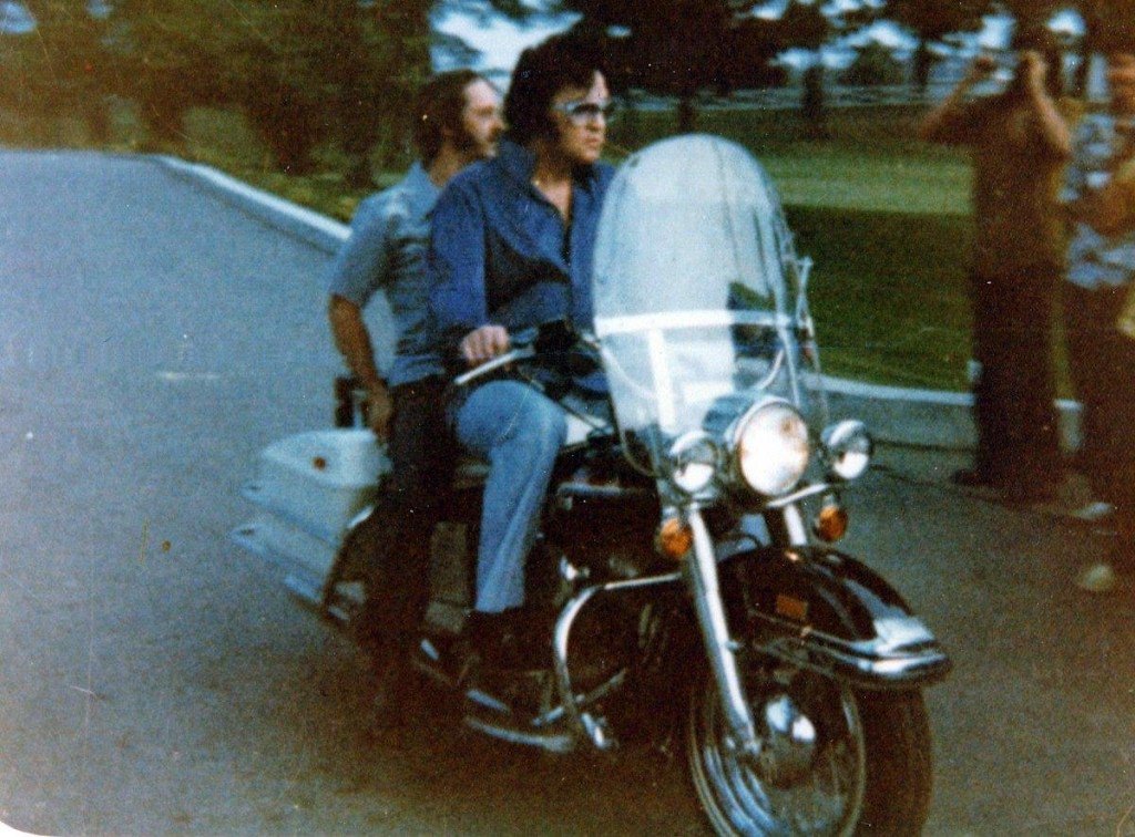 Sskylerr22X's tweet image. Happy 76th Birthday to Elvis's cousin, Billy smith!🎈🎉🎂
#ElvisPresley #ElvisHistory #billysmith #onlyoneelvis