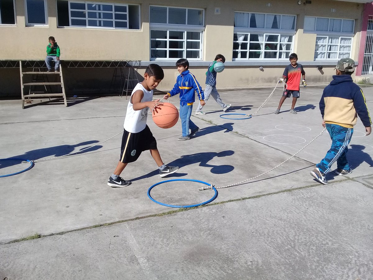 angeldavid86b's tweet photo. Primer Día de Escuelas Abiertas San José de los Cerrillos Pinares!!
Dribling coordinación con aros en movimiento.
@angelicasosa006 @sebabonduri @TaritolaySergio @fguillesaavedra @vanesa_aramayo @patriciapinasco https://t.co/8Nmq5Ukvlg