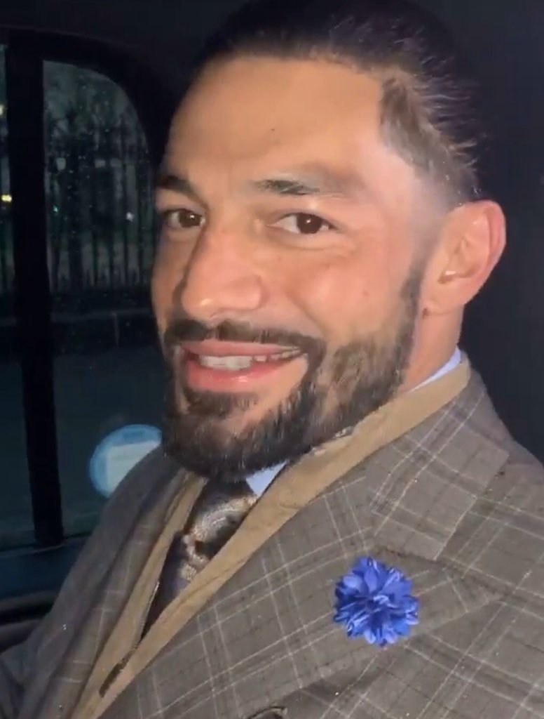 EmpireDean's tweet photo. @fabiola_pizana Hi Faby ππ» Happy Saturday to you too!π The #RomanEmpire We're ready for #RomanMania #WrestleMania Enjoy our gorgeous Champ π₯ππ₯@WWERomanReigns β€οΈ tonight at the ceremony #WWEHallOfFame π #HappyRomanSaturday π€ https://t.co/ViiM7Hp6Bz