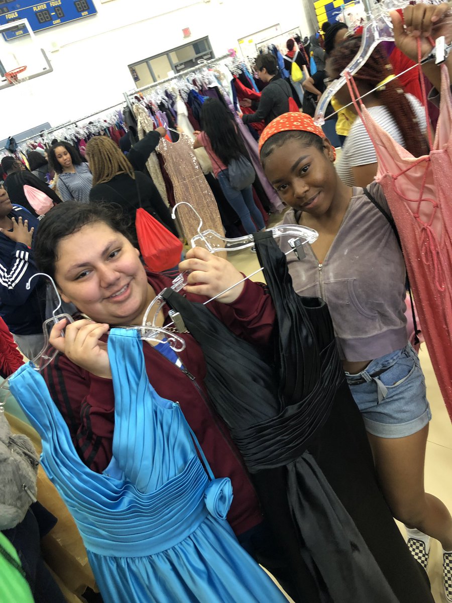 WeLoveWheatley's tweet photo. Thank you @studentassisa1 for your work in organizing this phenomenal event for our scholars! @TeamHISD #HISDProjectProm2019 https://t.co/hYnKdlLNUm