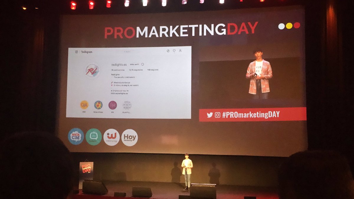 "Las personas ya no compran a marcas compran a personas" " El marketing necesita mostrar las emociones" <a href="/YaizaRedLights/">Yaiza✨</a> #PROmarketingDAY