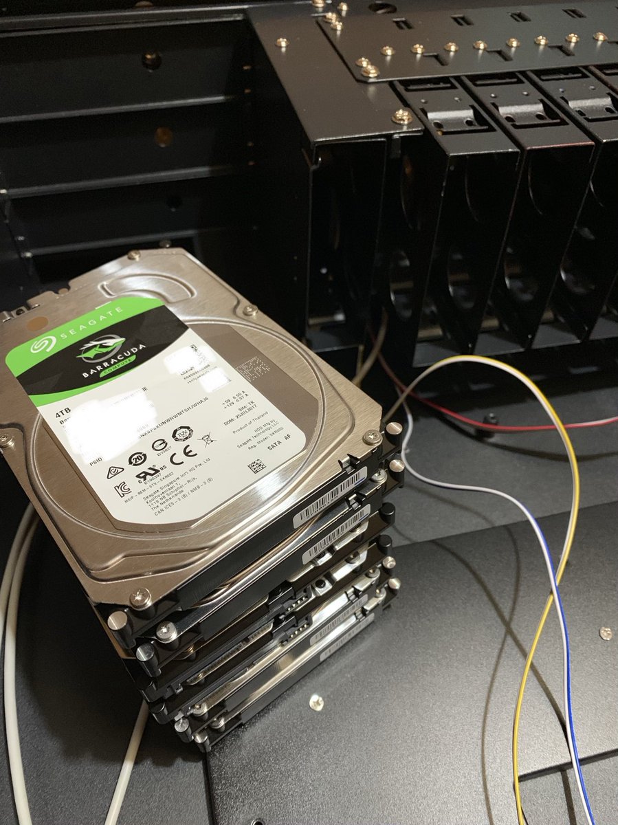 HerculesAsl's tweet photo. Transforming my old #freenas to a brand new #4U #server to go to my #rack !! #Office #backup has become an easy task now with more than 20TB of #storage thank you #lanberg and #seagate https://t.co/kjKL9gp5S7