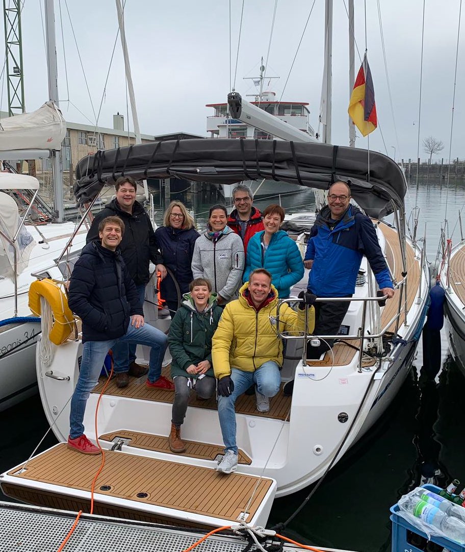 AFI Geschaeftsleitung Cup - Segeln auf dem Bodensee - klasse (wer braucht schon Wind, wenn es Gitarren gibt ?). #AFISolutions