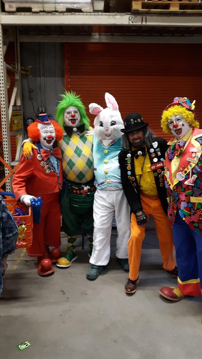 bangorhomedepot's tweet photo. 170+ participants at our Kid's workshop on Customer Appreciation Day! The Anah Temple clowns and the Easter Bunny kept everyone smiling! @Tink1066 @HJGelston @JasonArigoni https://t.co/SZ6UdEj0Tg