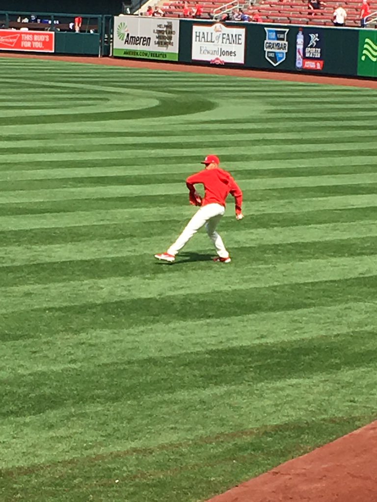 Sanderson77's tweet photo. Just watching Jordan Hicks play some catch in the outfield. #STLCards https://t.co/EY9JlwTLxw