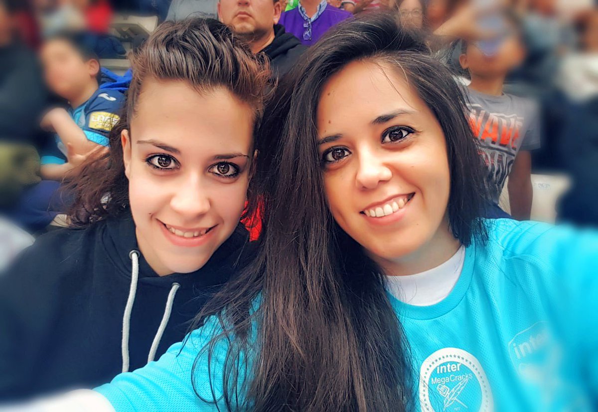 Soy_Feliz87's tweet photo. @InterMovistar #SelfieInterista Participando una vez mas!!! #Quieroesebalon #Inter❤ https://t.co/0mOklS2ijP