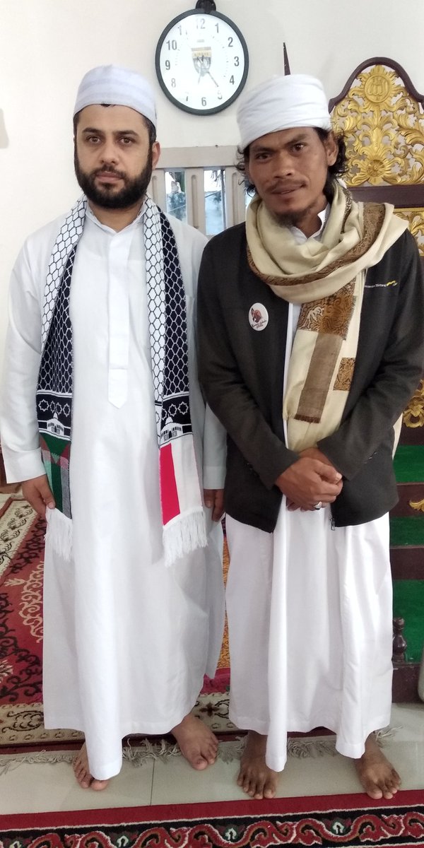 SubuhAsai's tweet photo. menjadi sebuah kebanggaan bertemu Syekh dari Palestina https://t.co/VSQMhj7WiG