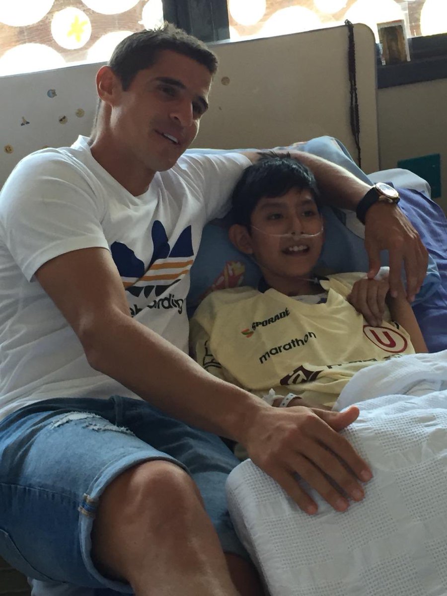 Este tipo de gestos son los que mas valen, los que se hacen sin hacerlos públicos, los que son realmente de corazón. Siempre es una gran alegria para el corazón de los niños conocer a sus ídolos y definitivamente es, además , un gran aliciente. Gracias Aldo por el gesto!