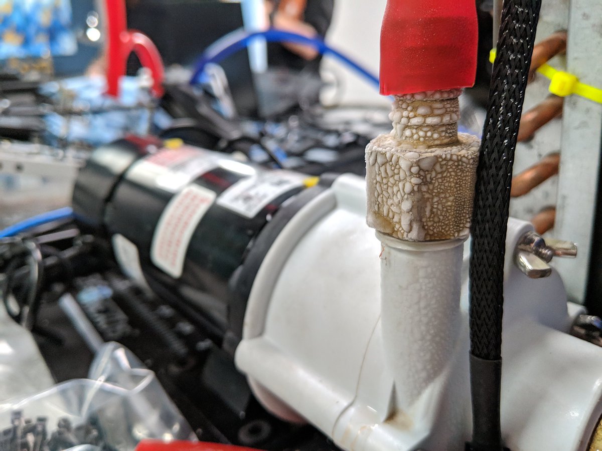 LinusTech's tweet image. Wonder if this is the first subzero laptop