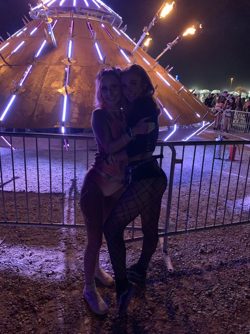 Sneak peak into my day 1 #phxlights got me fucked Up. https://t.co/nQIy7zzkwY<a href="/tag/phxlights"class="tags">#phxlights</a>