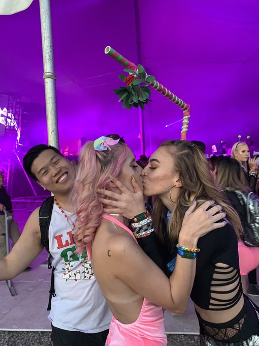Sneak peak into my day 1 #phxlights got me fucked Up. https://t.co/nQIy7zzkwY<a href="/tag/phxlights"class="tags">#phxlights</a>