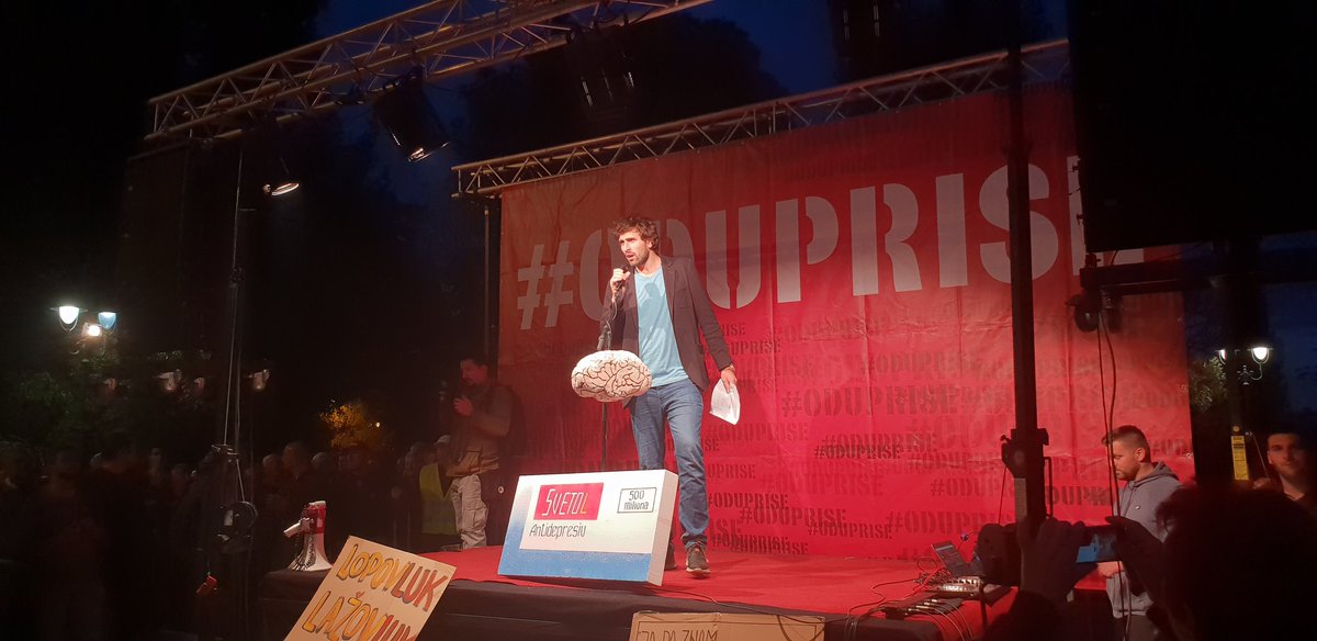 oduprisecg's tweet photo. "Nećemo stati dok svakog mladog čovjeka ne upoznamo sa slobodom. Ovi mladi ljudi su tu jer žele da im država stvori uslove za normalan život."
- Vuk Vujisić, ispred Studentske inicijative Crne Gore
#oduprise #politikacg #društvocg #protesticg https://t.co/12oCjWCn2N