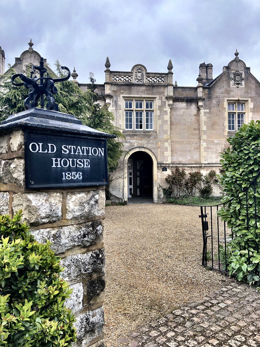 theoldbuilding's tweet photo. Wonderful Old Station House in Stamford. Simply beautiful #classicalarchitecture #stamford https://t.co/5d9C4rALB2