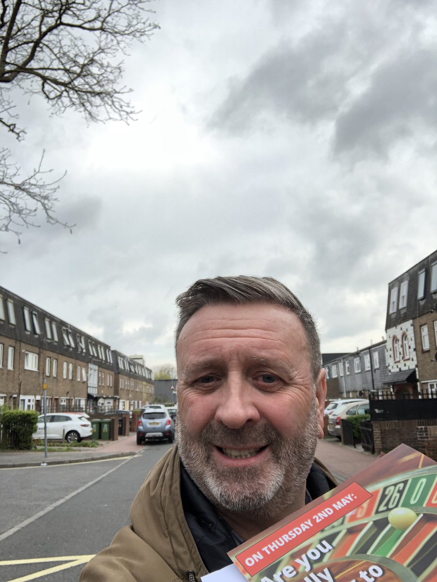 LeeHunt6's tweet photo. Brilliant day campaigning across #NelsonWard #Stamshaw #Tipner #NorthEnd #Buckland with @portsmouthld Cllrs Leo Madden & Jason Fazackarley & @adair1524; lots people pledging to #vote #LibDem #DemandBetter #LibDemDoorsteps #LibDemChats #Working4You #WorkingAllYearRound #Portsmouth https://t.co/iWzxH4OVm7