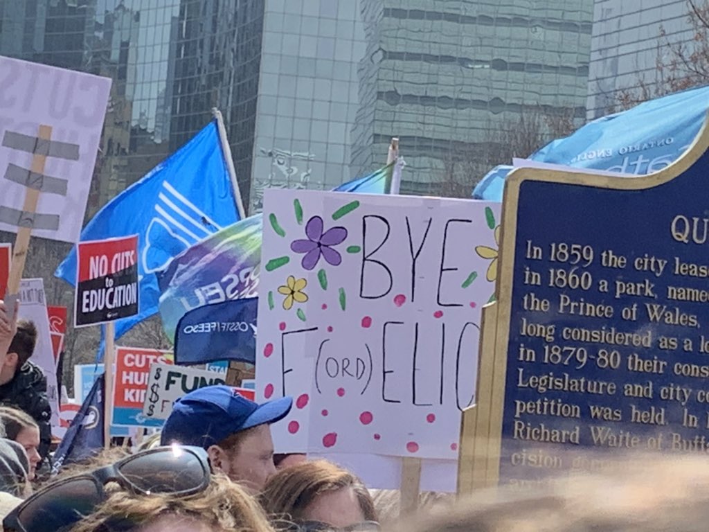 Mabel_Lee_OSN's tweet photo. More great signs from #RallyForEducation #ETFOStrong #CutsHurtsKids https://t.co/soNOhinWSF